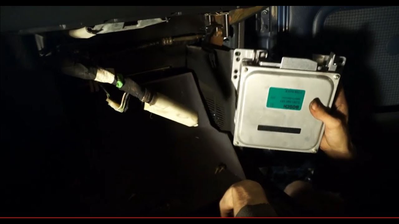 How to Remove BMW e30 ECU DME ECM - 1984-1991 BMW 3 Series