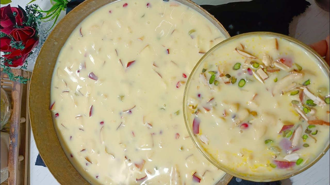 एकदम परफेक्ट क्रीमी फ्रूट कस्टर्ड घर पर बनाने का आसान तरीका। Creamy Fruit Custard @magicandmasala 