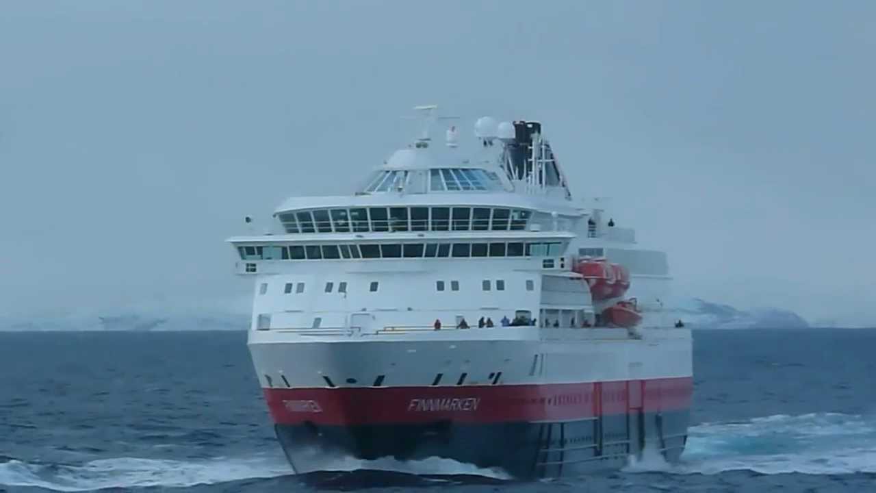 Hurtigruten Schiffsbegegnung MS Finnmarken MS Nordnorge 03.03.2012