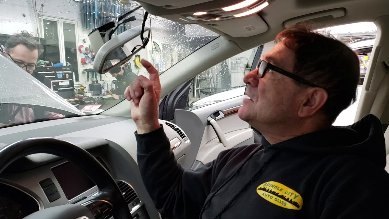 Audi Q7 2013 Rear view mirror removal