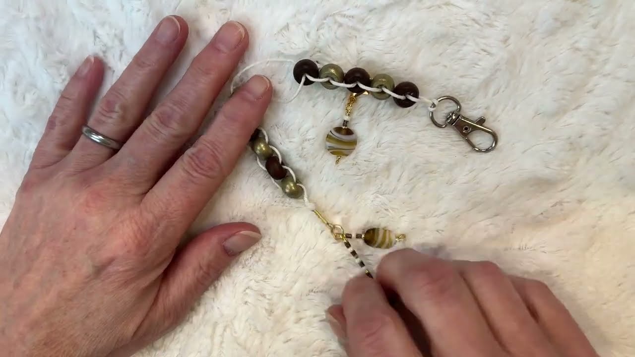 How to use a Row Counter, abacus style #crochetknittool  #beads
