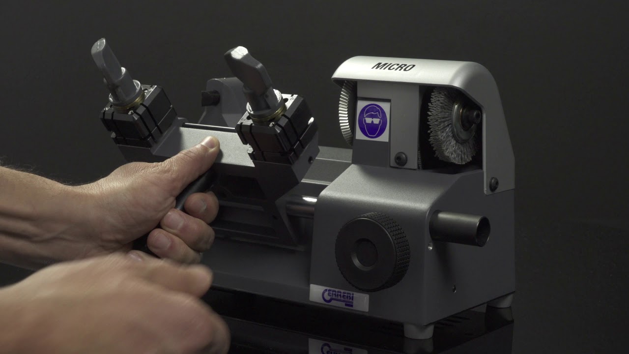MICRO - Machine compacte pour clés plates, clés voitures, clés cruciformes.