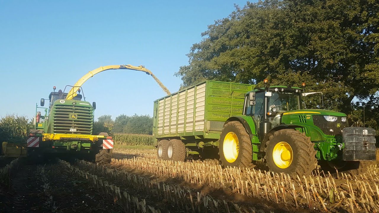 Fahrersicht John Deere 6155M Mais abfahren