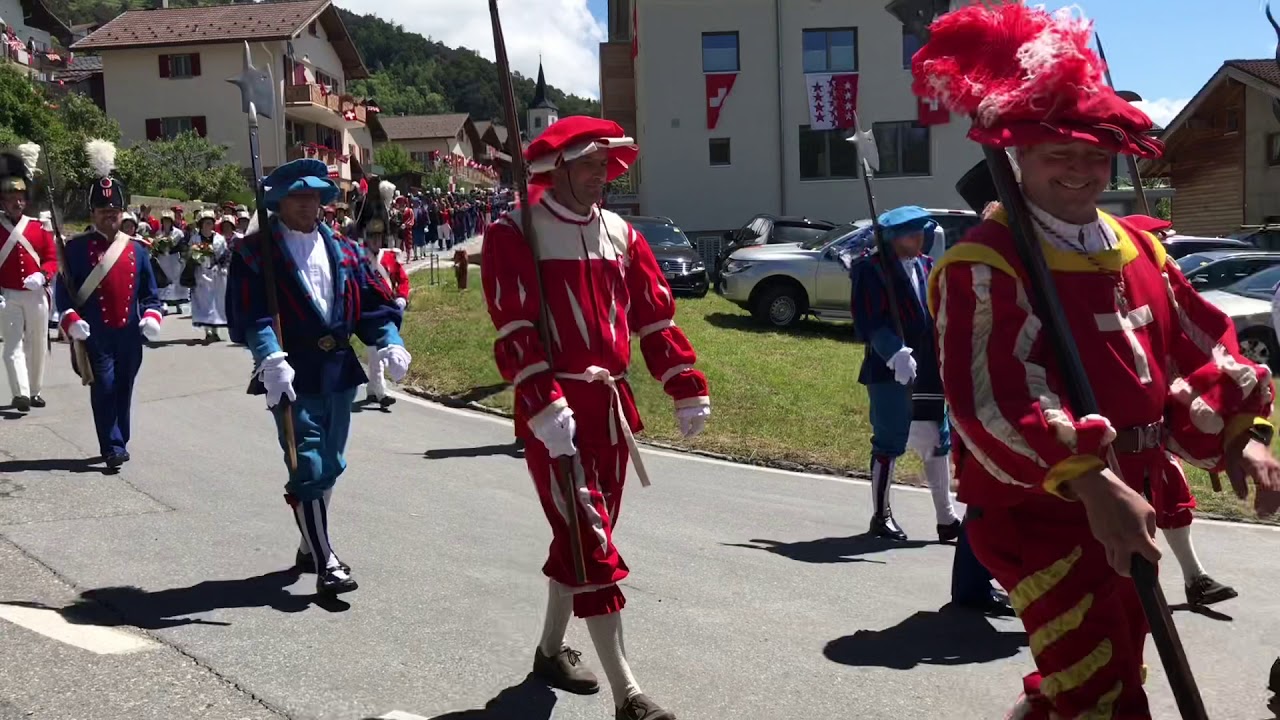 Oberwalliser Tambouren- und Pfeiferfest: Gesamtformation