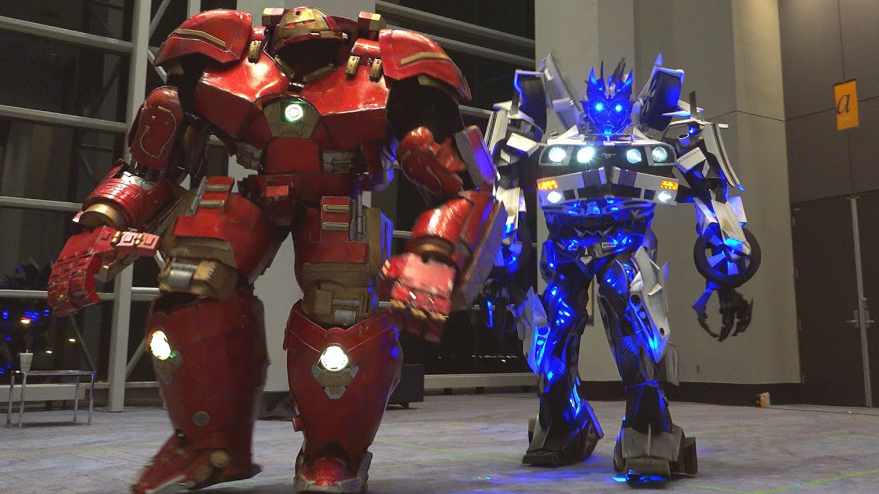 Hulkbuster v. Wheeljack at C2E2 2016