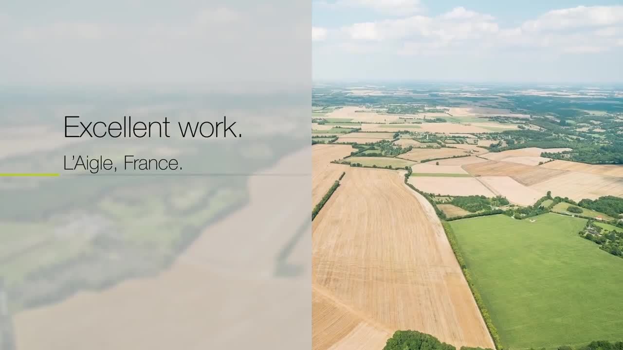 Excellent work. Tractors from CLAAS.  L´Aigle, France. / 2015 / en
