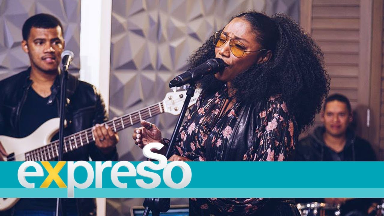 Karyn White performs 