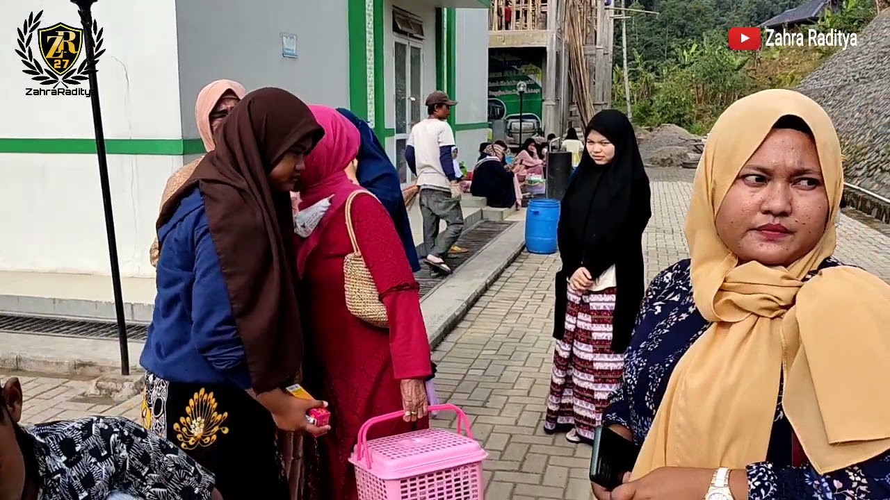 Penjengukan santri ponpes Al-hikamussalafiyah cipulus | Salsabila Zahra Al-Husna 302
