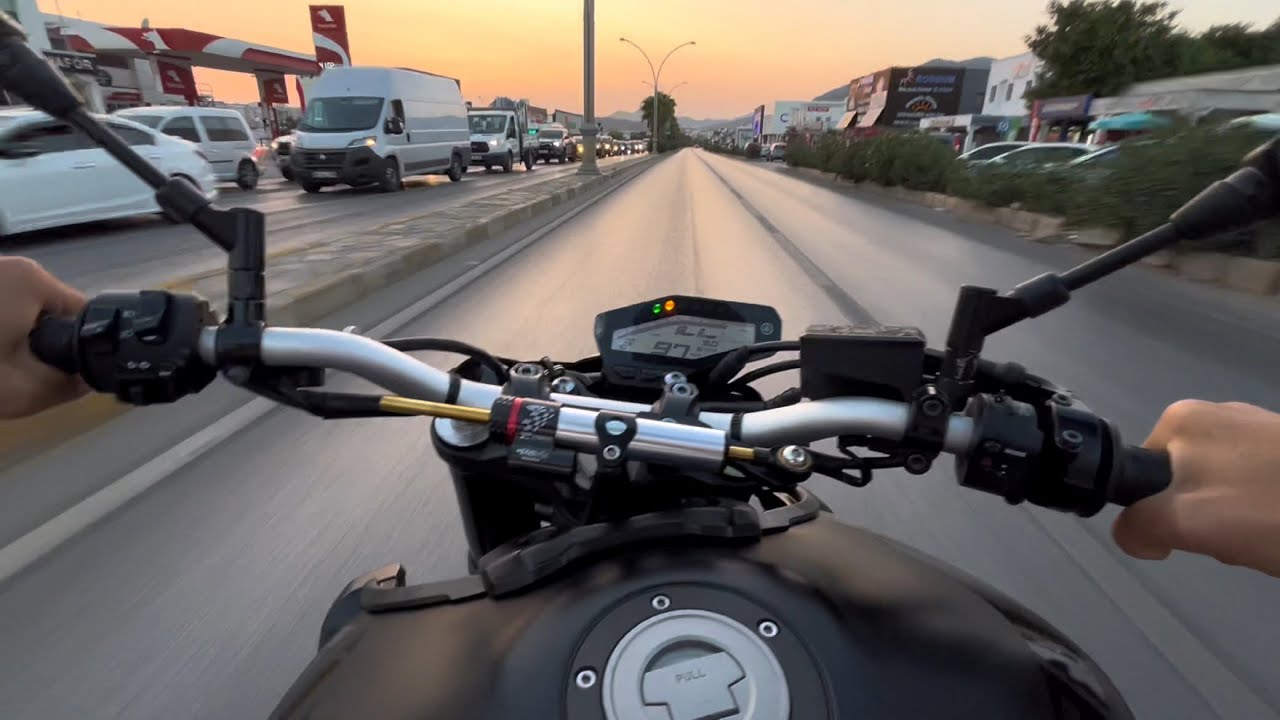 MT-09 MİVV EXHAUST SOUND / TERAPİ NİTELİĞİNDE GAZLAMA / TRAFİK / @matsiyah__