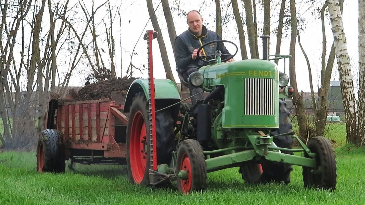 Mest strooien met Fendt F15 Dieselross en Vestas oldtimer meststrooier | Miststreuen | muck spreader