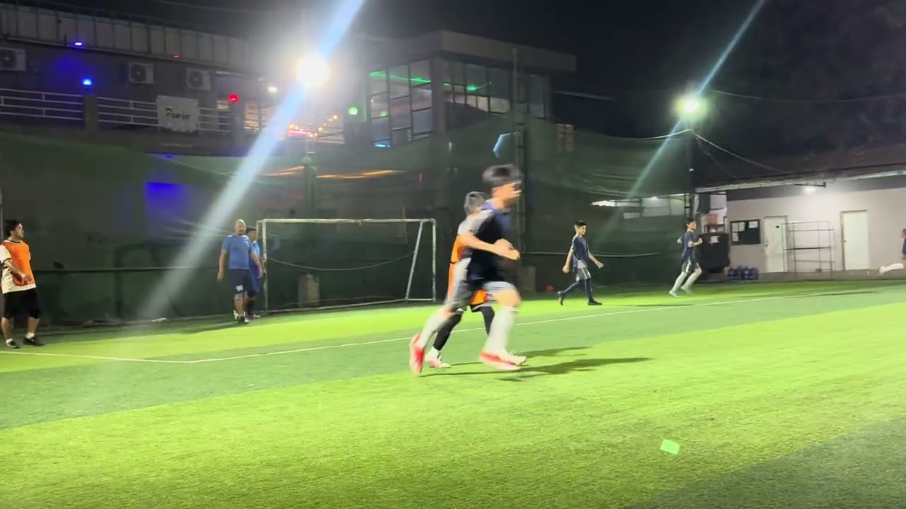 7. LL (Blue vs Orange)