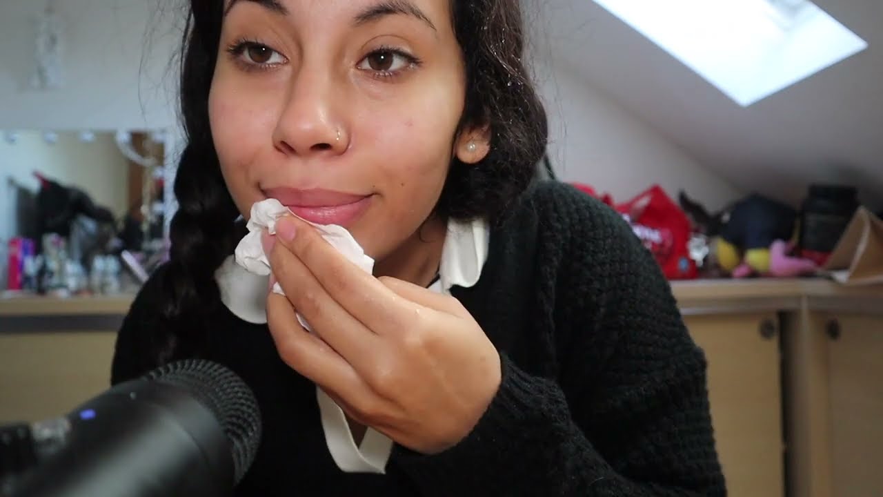 ASMR Doing My Makeup ~ Chewing gum