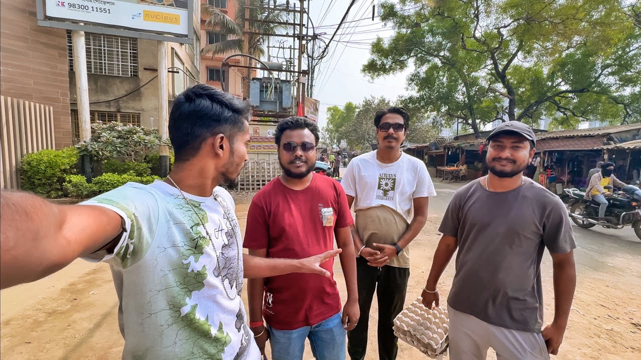 আমরা সবাই মিলে কাকাকে ব্লাড দিয়ে বেরিয়ে পড়লাম কাকার জন্য বাজার করতে!!!