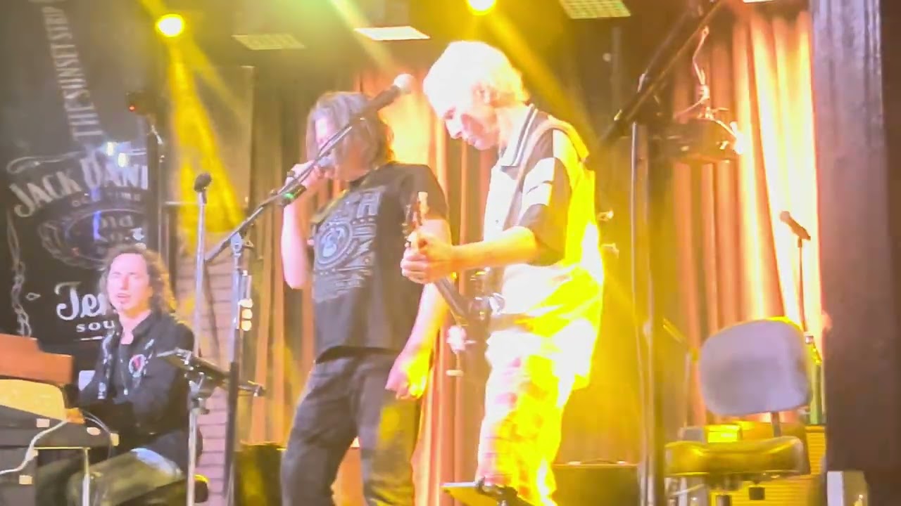 Robby Krieger of The Doors - L.A. Woman (Live Whiskey a Go Go)