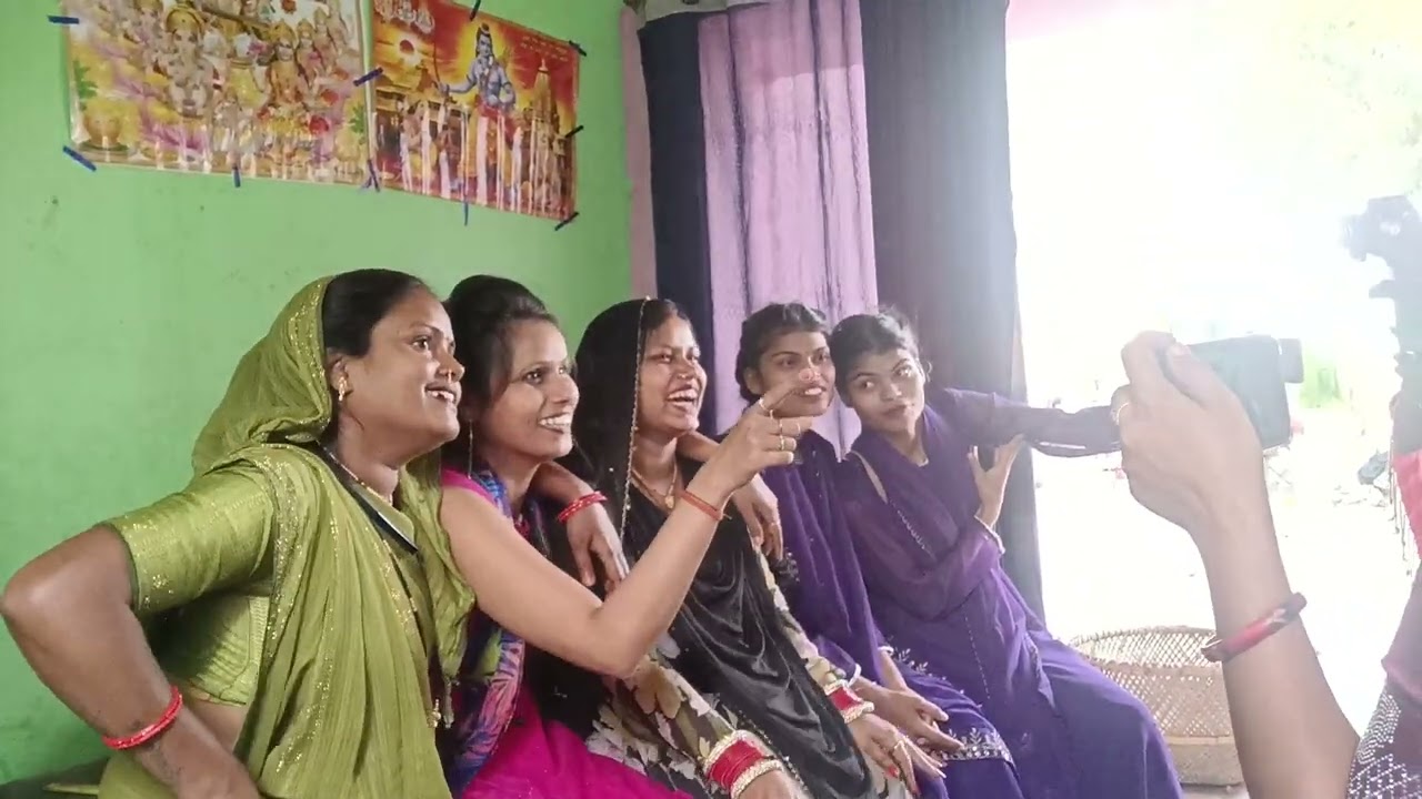 देखें दोस्तों मोनिका जी के घर पर कौन कौन आया है