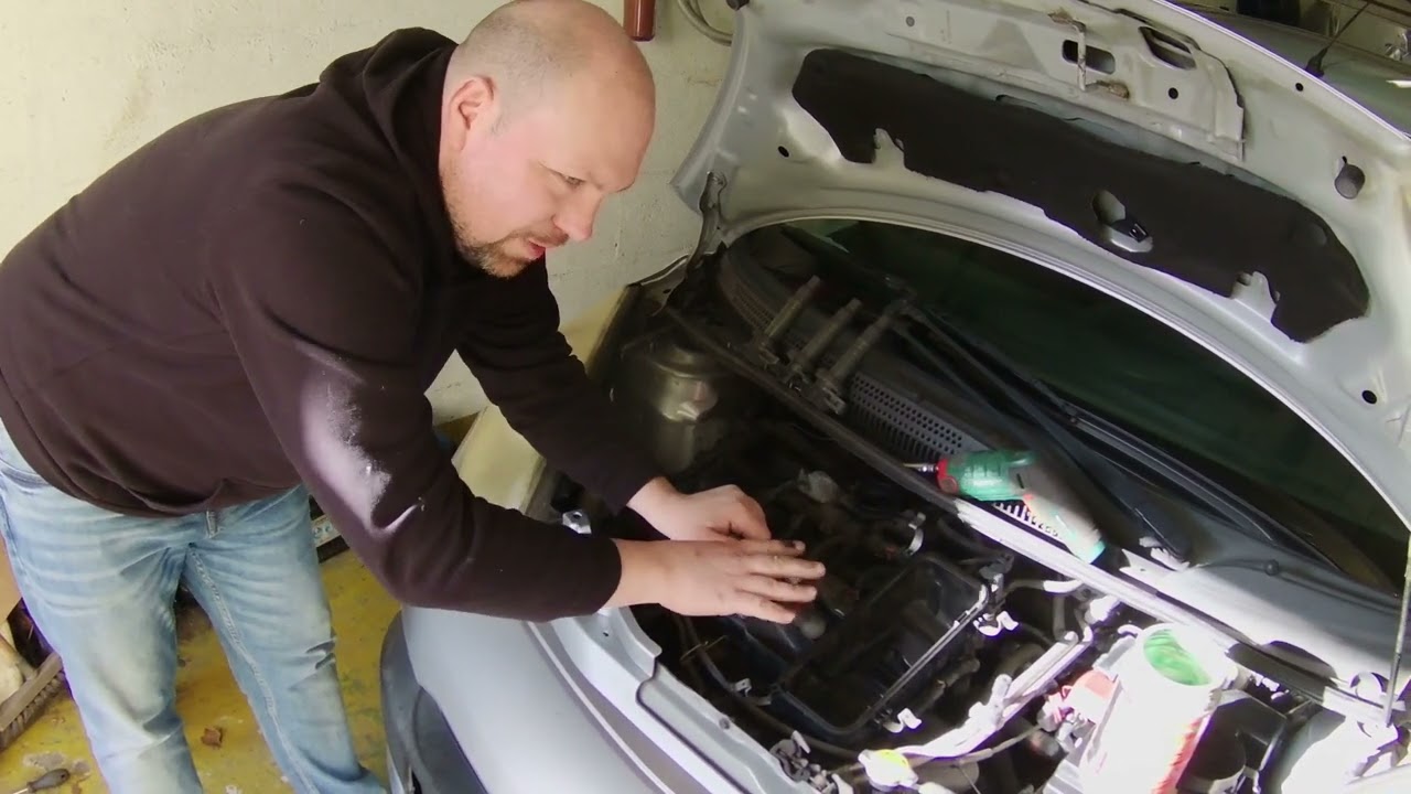 Changement bougies et bobines Citroen C1 Peugeot 107 Toyota aygo spark plug change