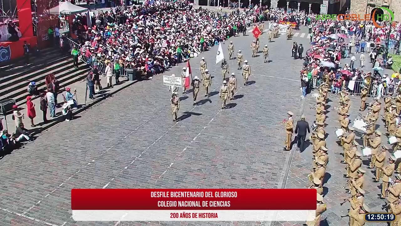 Desfile Bicentenario del Colegio Nacional de Ciencias