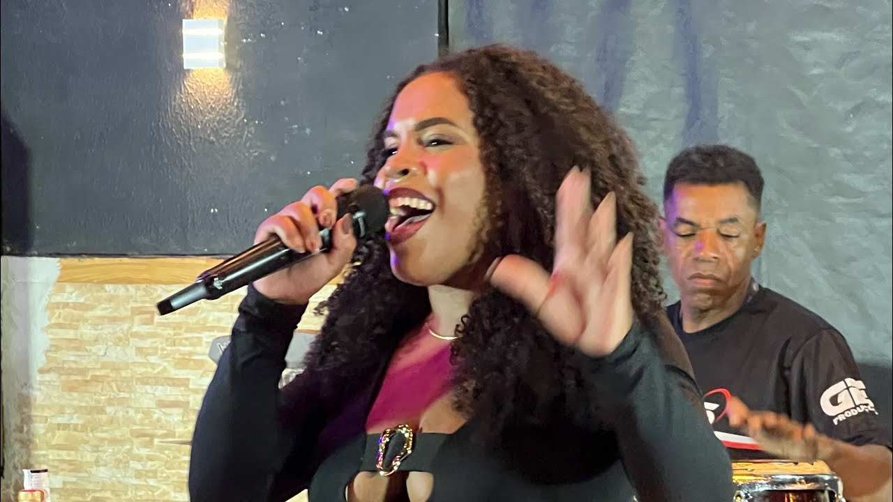 Banda Amores &ndash; Live Off 