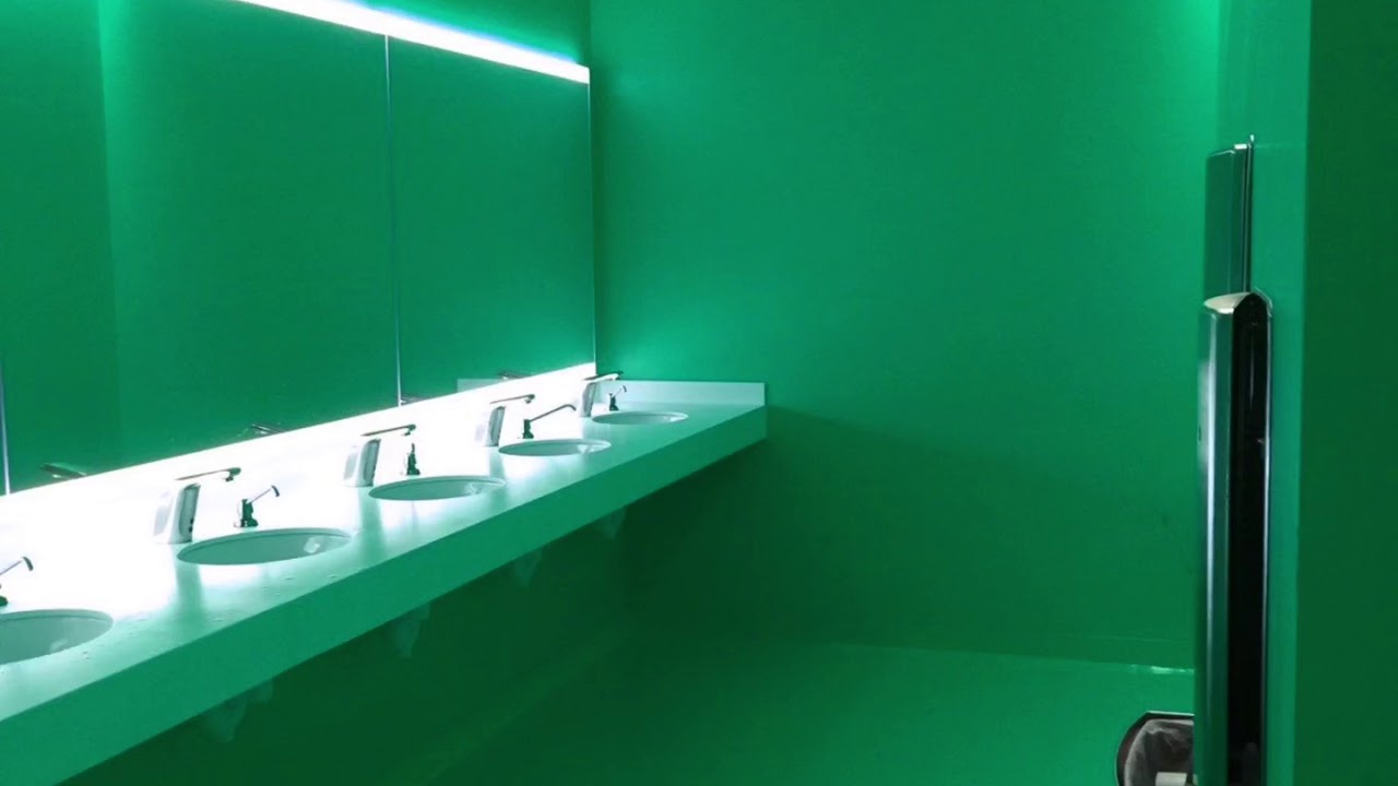 travis scott - highest in the room but you're in a bathroom at a party (with effects)USE HEADPHONES