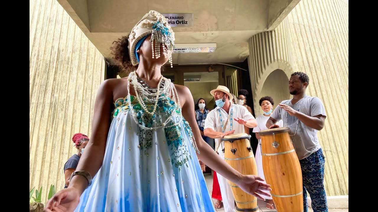 Protesto em frente &agrave; Camara de Vit&oacute;ria contra racismo religioso