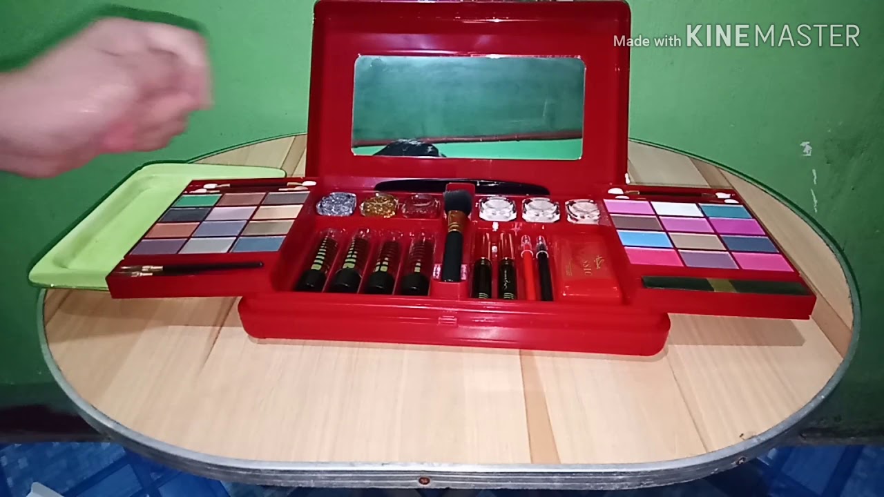 UNBOXING DELUXE MAKEUP KIT & BRUSHES