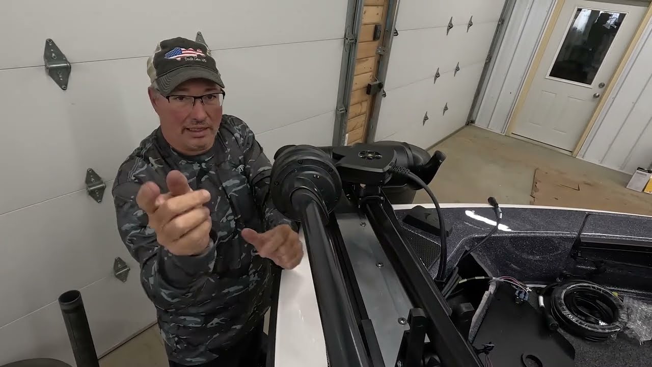 Установка MEGA Live 2 и Humminbird 360 на эхолот MinnKota Ultrex Lund 219 Pro V GL