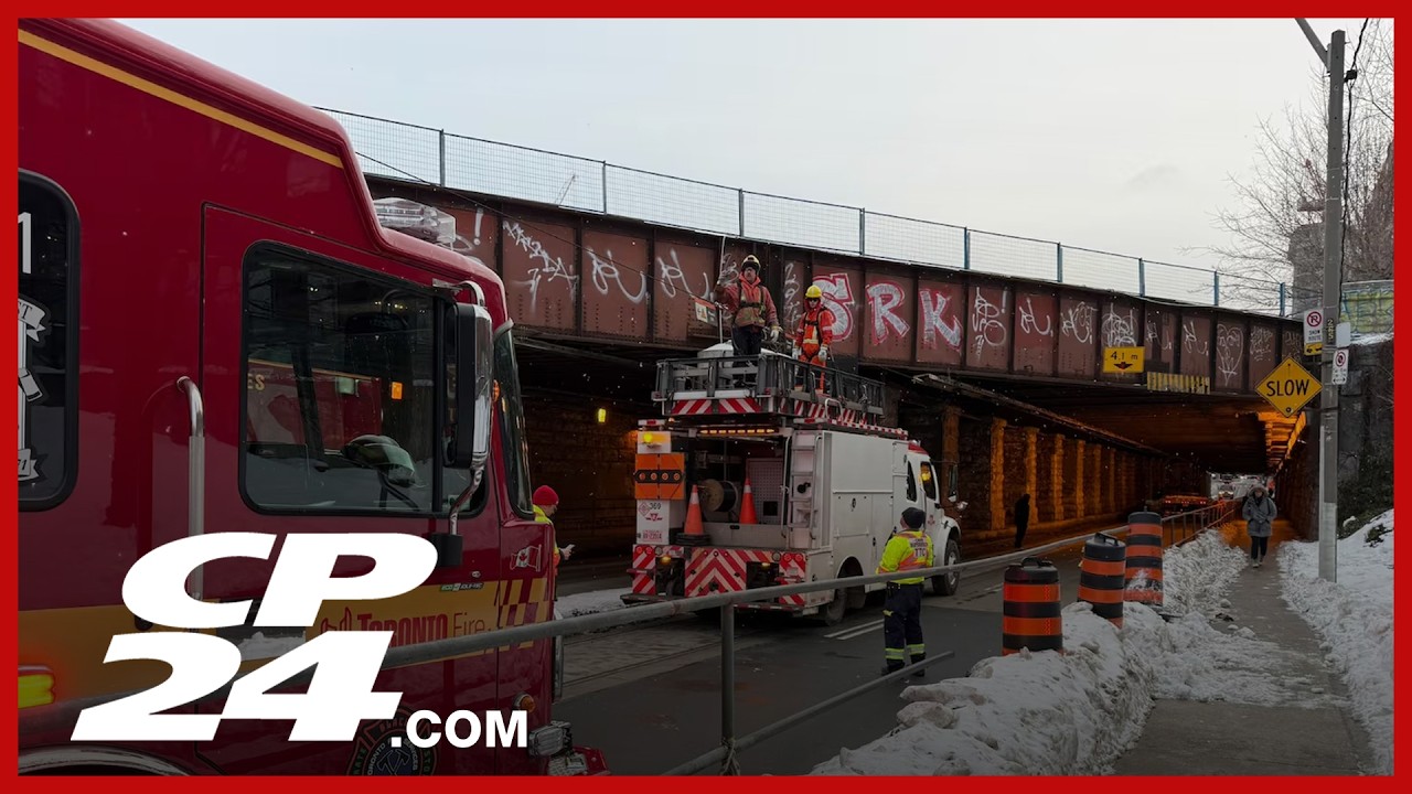 Truck hits streetcar wires, closing busy stretch of King Street during morning commute