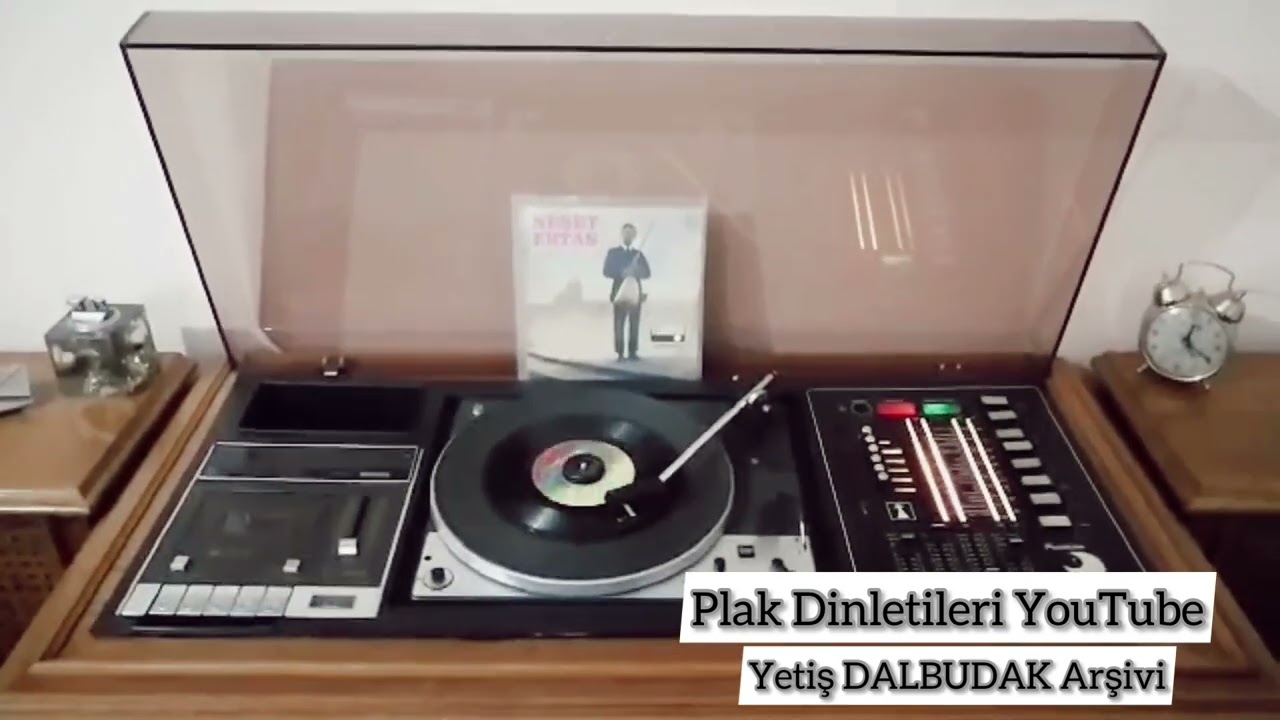 Neşet Ertaş Kaderim Böyledir Bahtım Kem Gitmez
