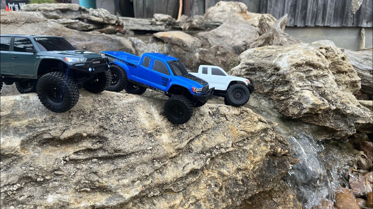 Unboxing and first crawl with axi￼al SCX 24 