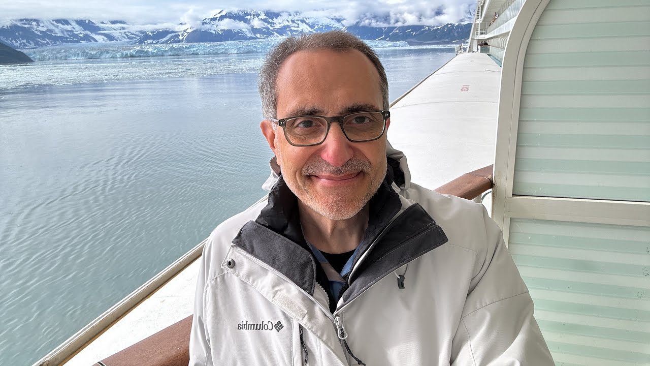 live! Cruising leaving Hubbard Glacier Alaska 