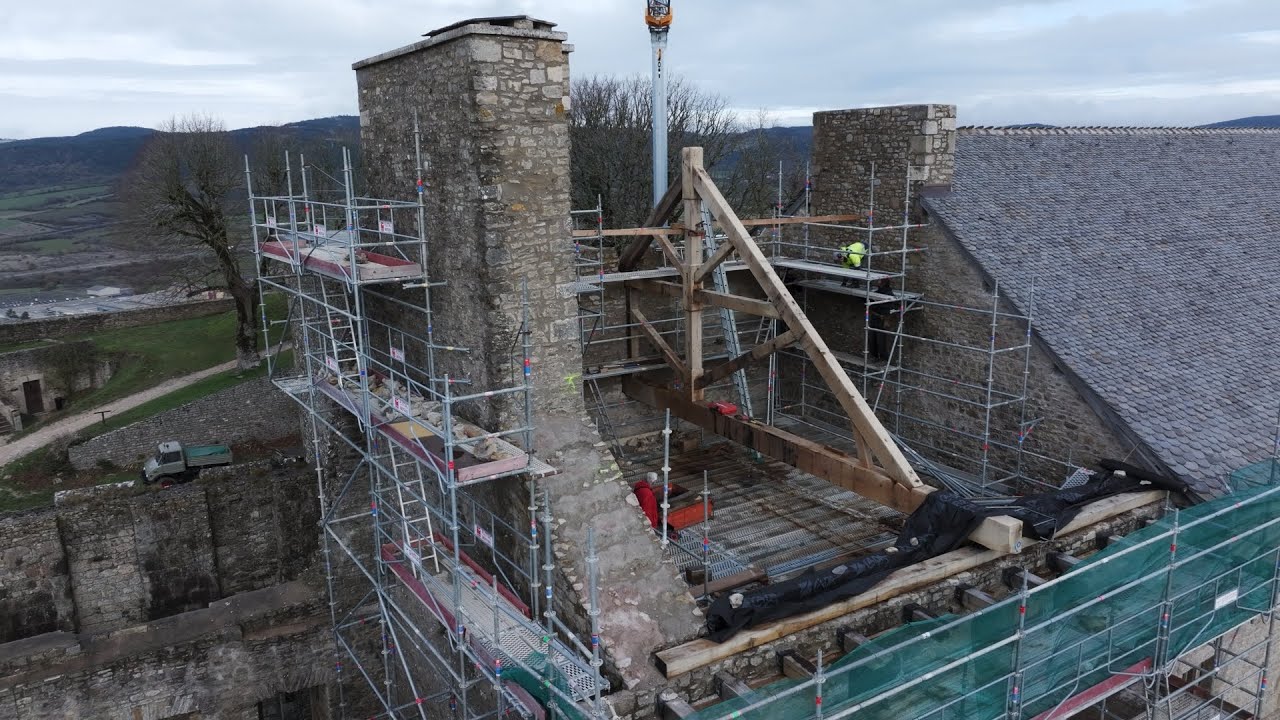 TRAVAUX CHATEAU TRANCHE 2 COUVERTURE EPISODE 6 POSE DE LA FERME