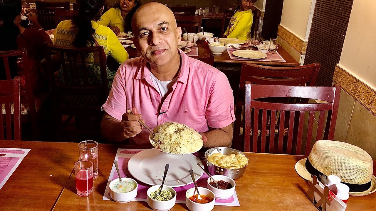 CALICUT’S TOP FOOD TRAIL Pt 1| Paragon, Amma Hotel, Rahmath, Bombay Hotel, MS Sarbath, Kumaran Chips