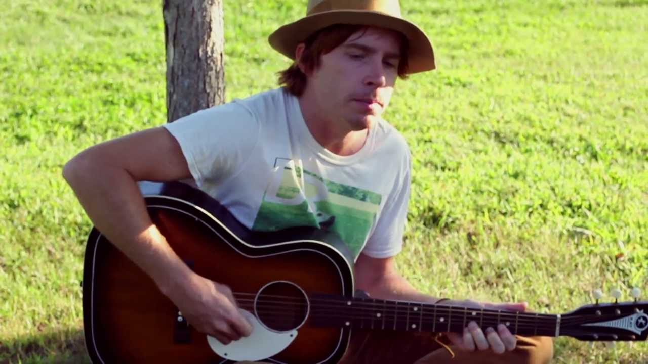 Scott McMicken plays The Old Guitar - 