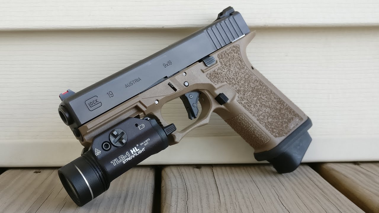 Polymer80 PF940C: Magpul GL Enhanced Magazine Well