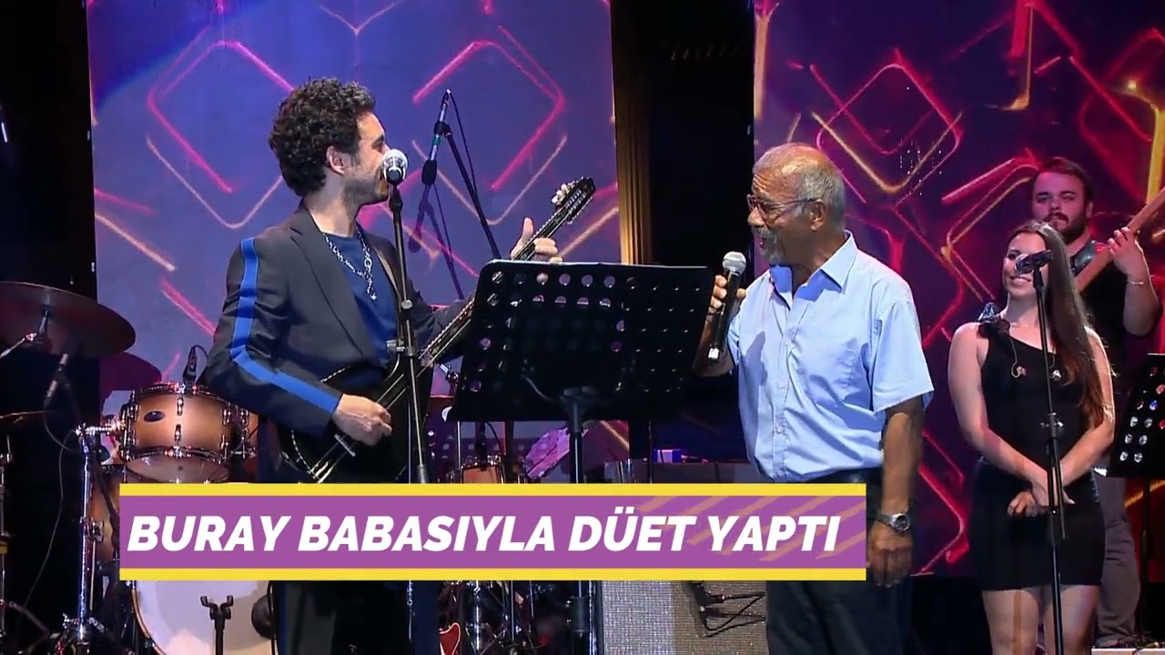 Buray memleketi Kıbrıs'ta babasıyla düet yaptı