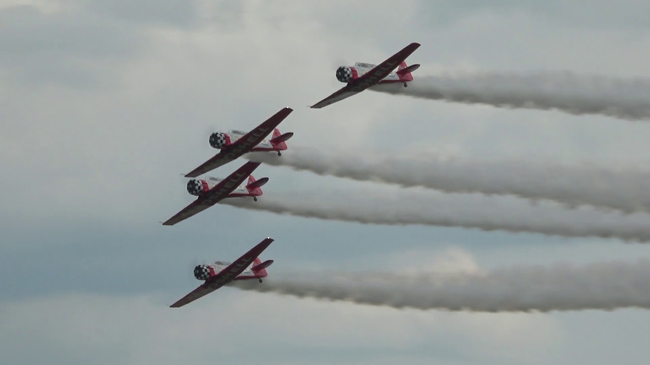 Aeroshell T-6's Oshkosh 2018 Friday