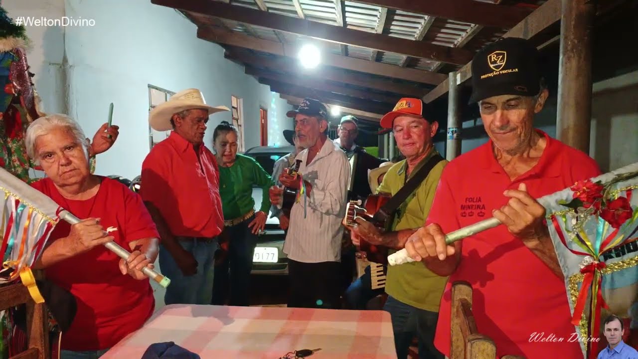 Folia de Reis Goiana de Itaguari sendo embaixada por Abeni na residência do Jair no dia 28/12/2025