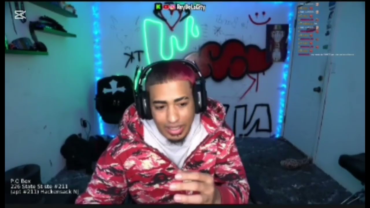 rey de la city reacciona a memes que le manda sus seguidores por discor