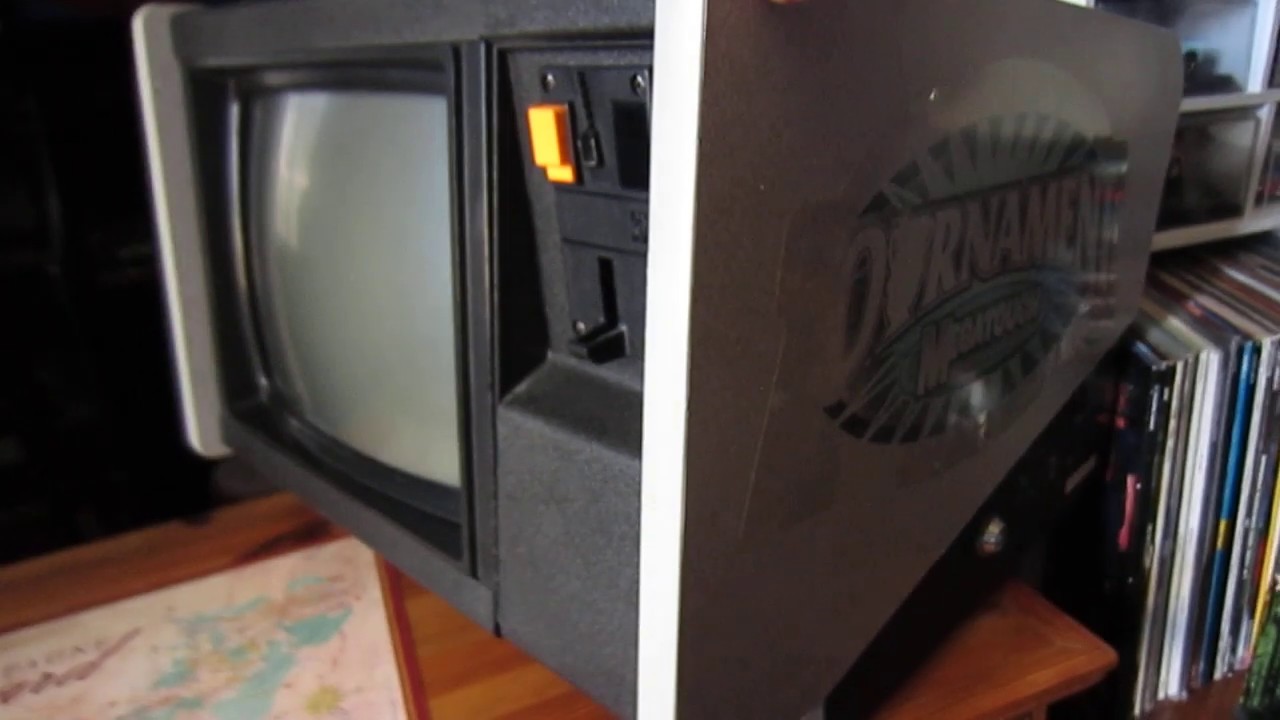 Borne tactile Merit Megatouch Tournament 1996, Salut les Rétros! touch screen bar cabinet