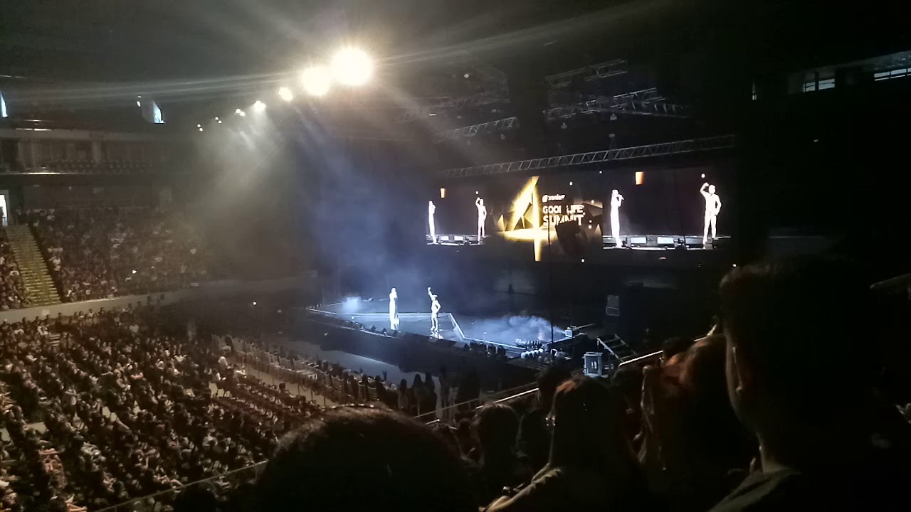Ate Gay mashup sa Moa Arena