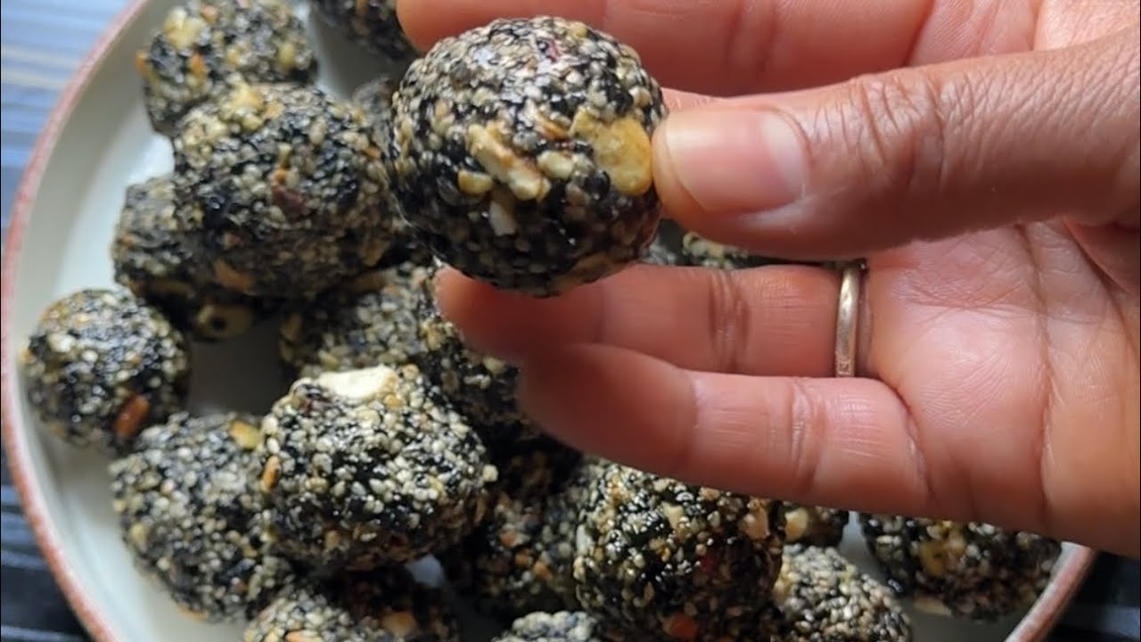 Makar Sankranti special Kale Til ke Laddu 