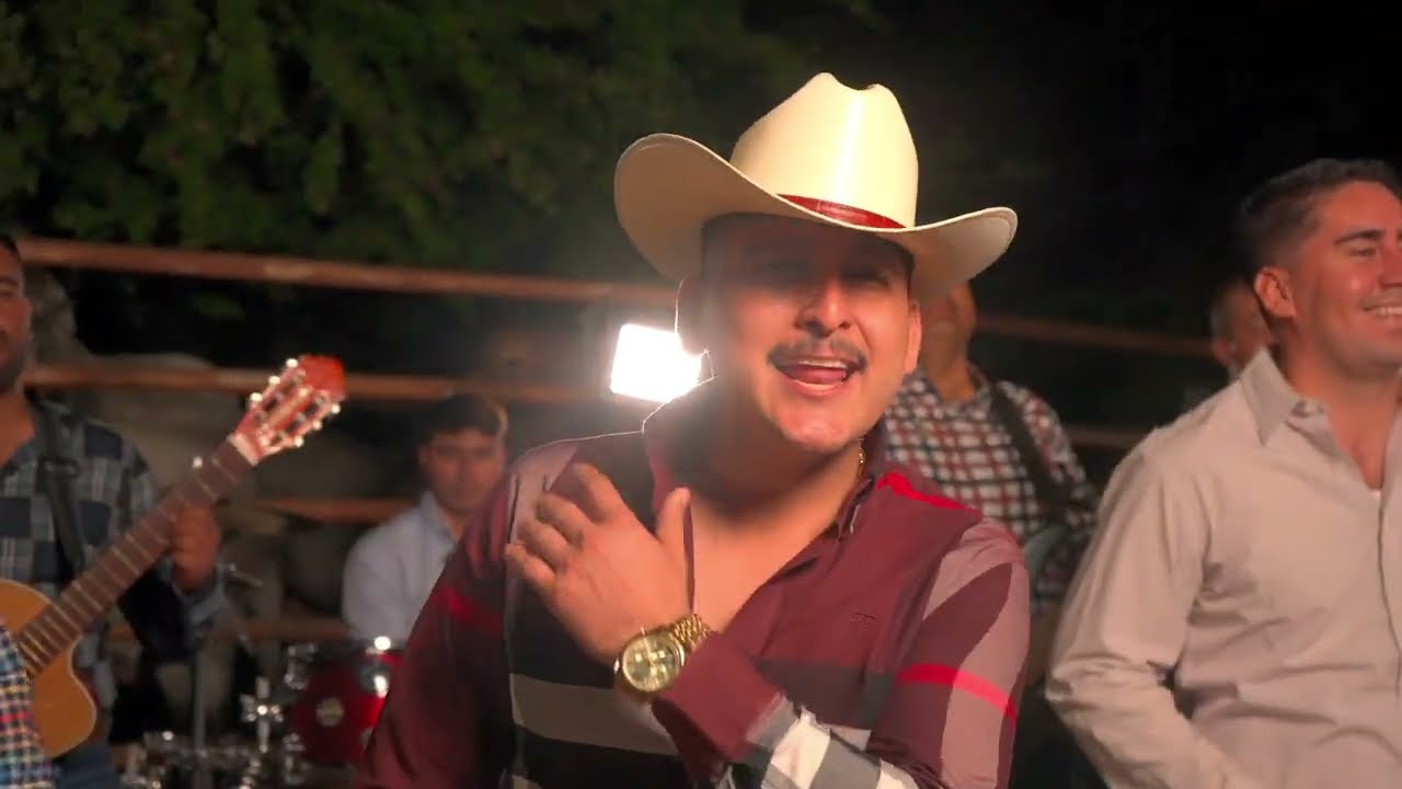 Hay Vamos Poco a Poco - Erik Moreno y Su Maximo Nivel - Video Oficial 2026