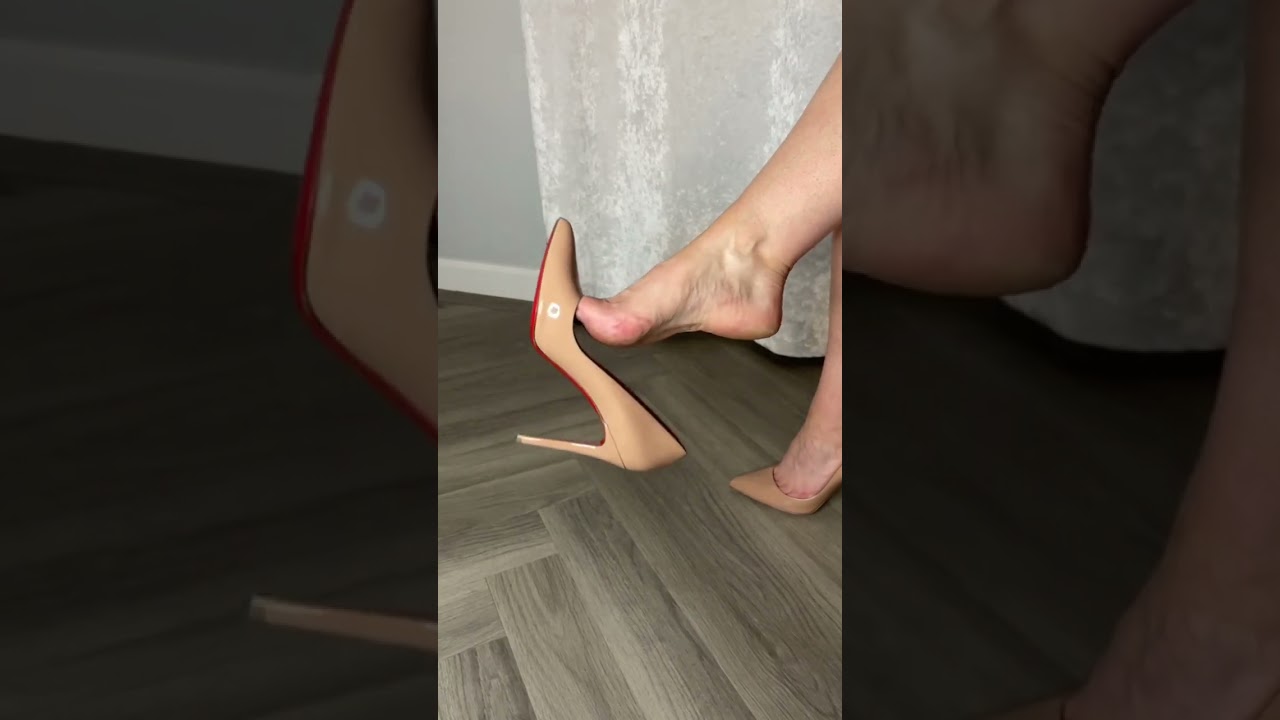High heels 😘 Dangling