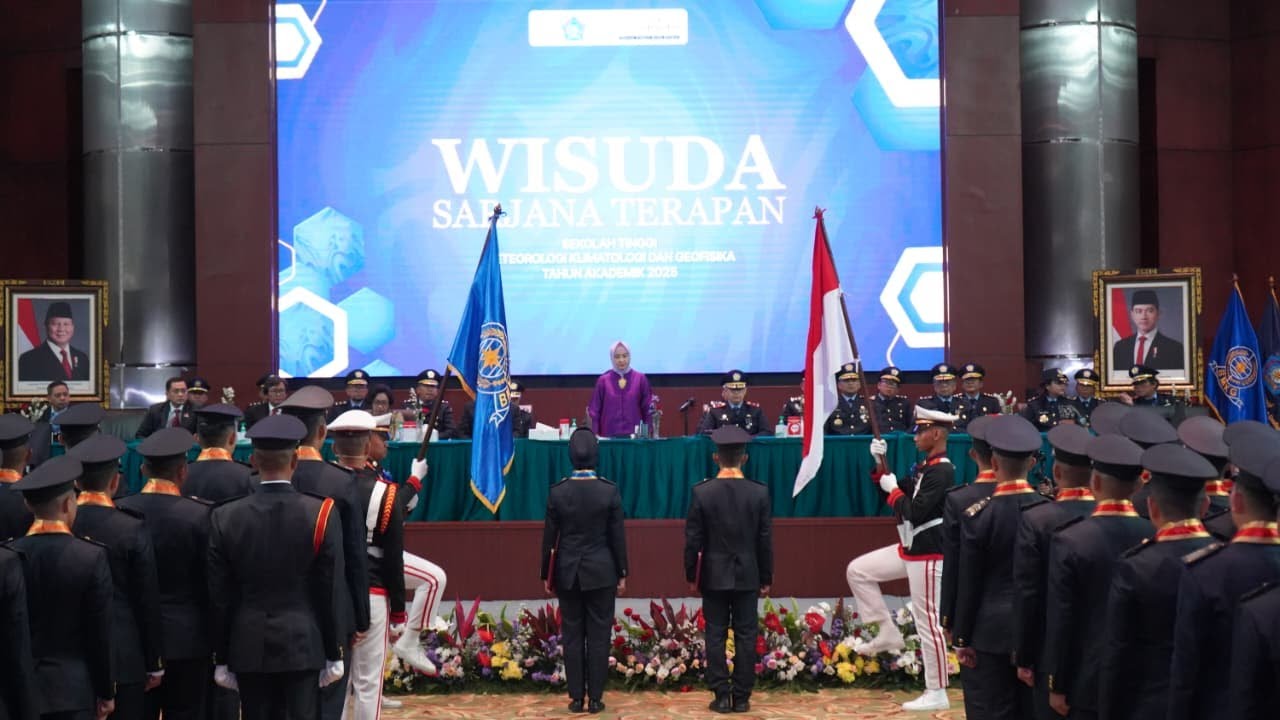 WISUDA SARJANA TERAPAN STMKG TAHUN 2025