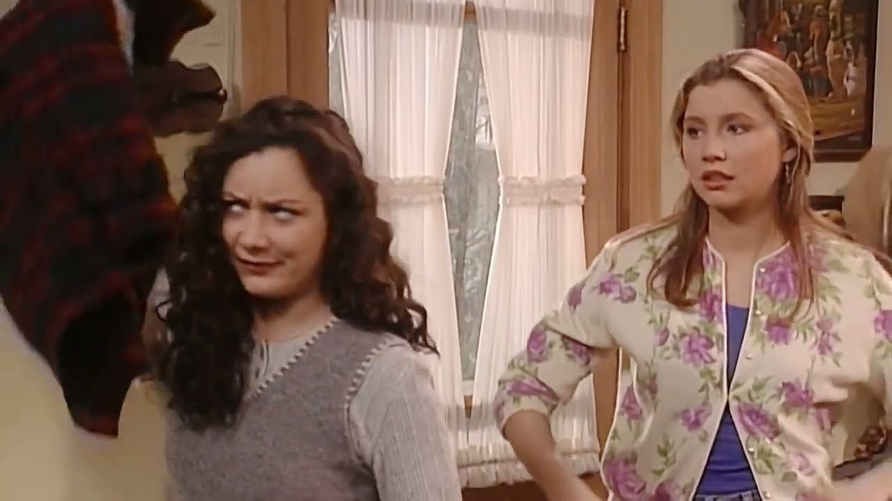 ROSEANNE’S DAUGHTERS FAKE LOVE on Her BIRTHDAY — Funniest BECKY vs DARLENE Scene EVER!