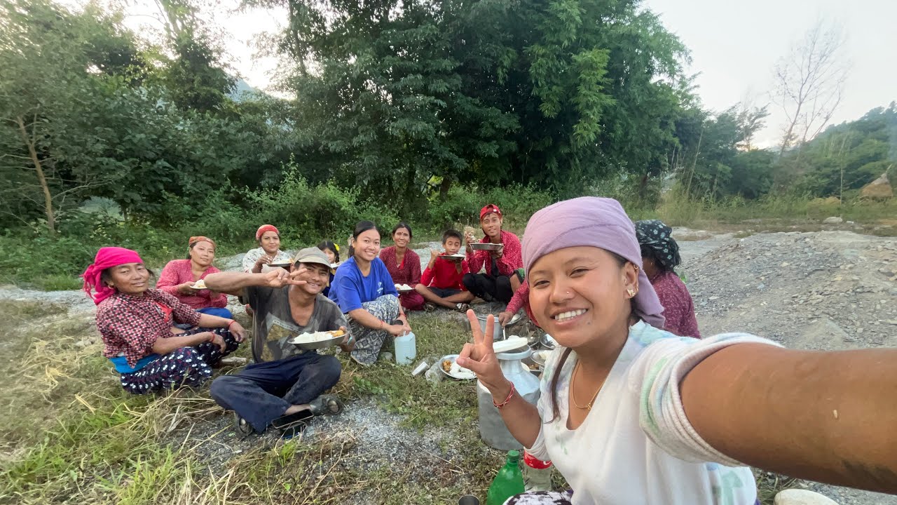 Dhan jhatni mela suru vayexa😅#rati samma hamro bijok😮‍💨#villagelife#volgs#monika Thapa magar Gurung#