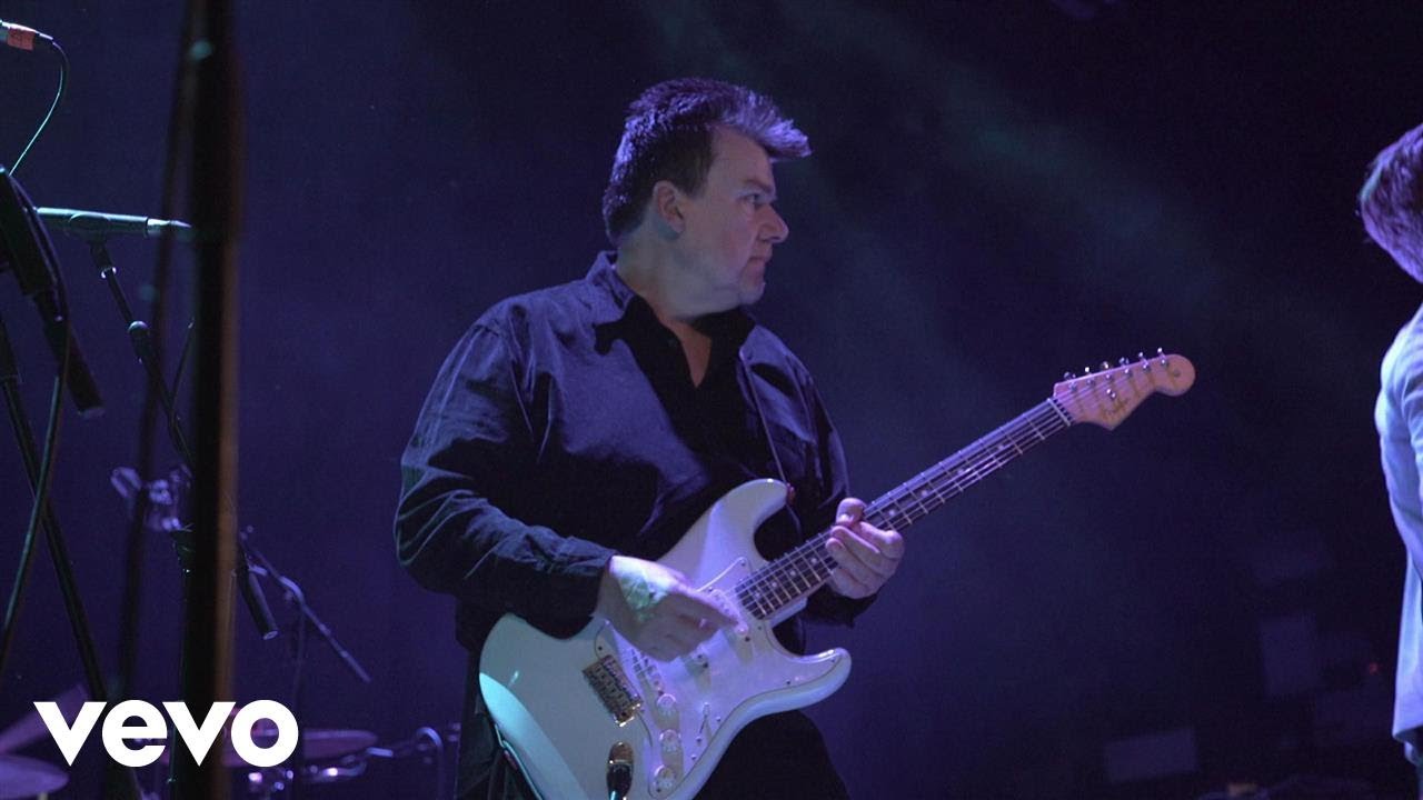 Stone Foundation - A Love Uprising (Live) ft. Dr Robert