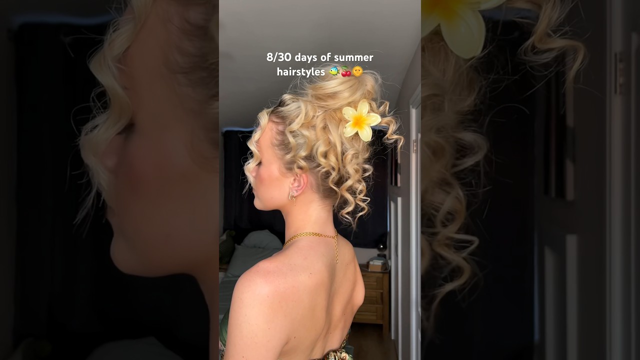 curly messy bun for holidays 🌺💛 #messybun #flowerclawclip #summerhairstyles #messybuntutorial