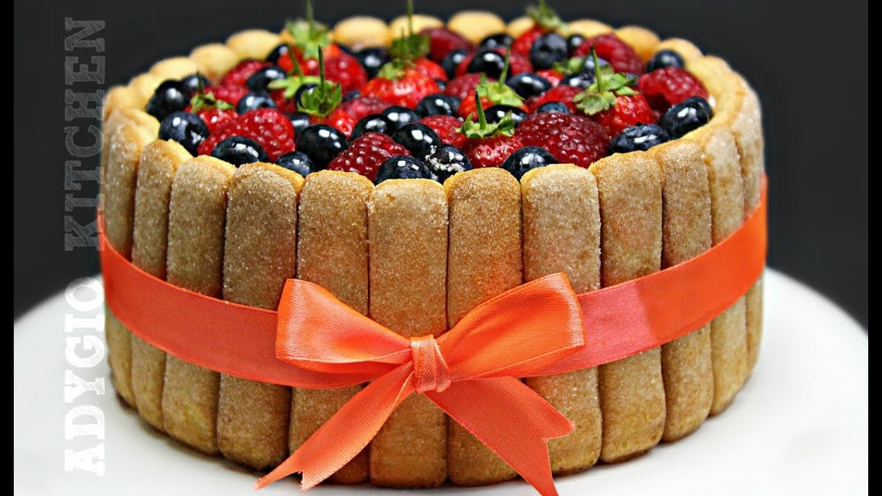 Tort Tiramisu cu mascarpone si fructe de padure | Adygio Kitchen
