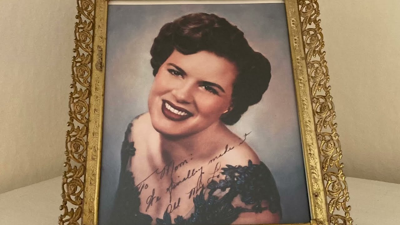 Part 2 - Visiting the gravesite and home of Patsy Cline in Winchester, Virginia 